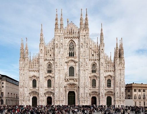 Roundtrip Los Angeles to Milan Italy Flights on SAS Go Light Fares Deal