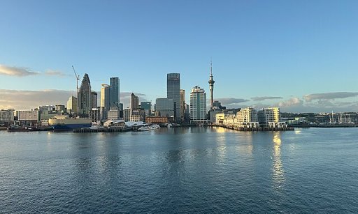 Roundtrip Los Angeles to Auckland New Zealand Airfares w/ 1 Free Checked Bag