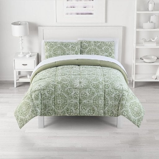 The Big One Sage Green Floral Medallions Reversible Comforter Set (Full/Queen) 3-Piece Deal
