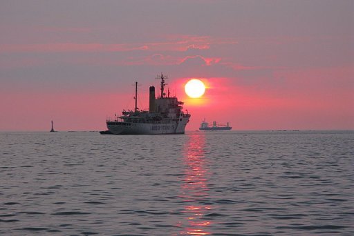 Roundtrip San Francisco to Manila Philippines Flights on Cathay Pacific w/ 1 Check Bag