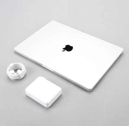 MacBook Pro 16.2" M4 Max 64GB 1TB SSD (Used)