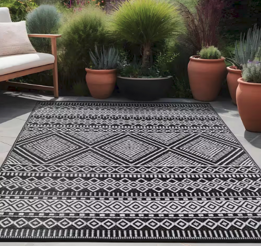 Beverly Rug 6' x 9' Moroccan Reversible Plastic Indoor/Outdoor Area Rug (Black/White)