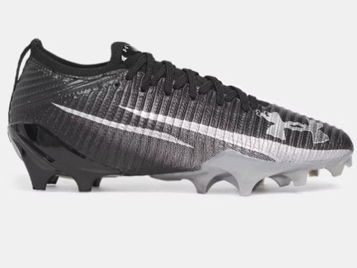 Under Armour UA Blur Pro Men's Football Cleats (Black/Metallic Silver) Deal