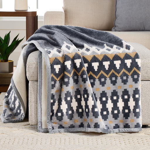 Better Homes & Gardens Border Printed Velvet Plush & Grace Fur Super Soft Oversized Throw Blanket