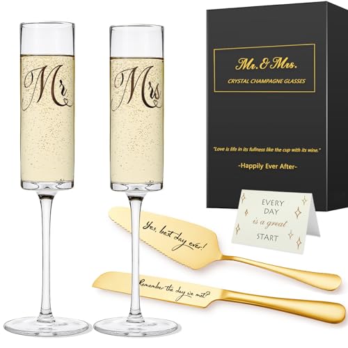 Mr and Mrs Champagne Flutes with Cake Cutting Set