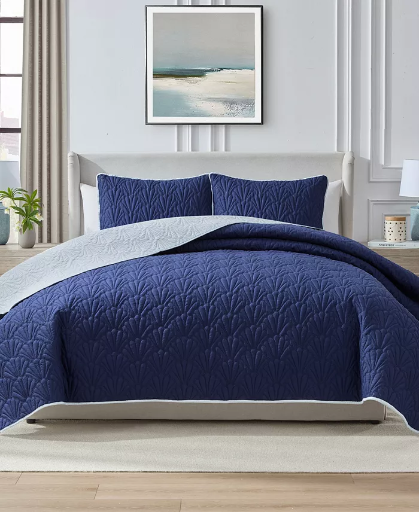 3-Piece Seventh Studio Seashell Reversible Quilt Set (King, Navy) Deal