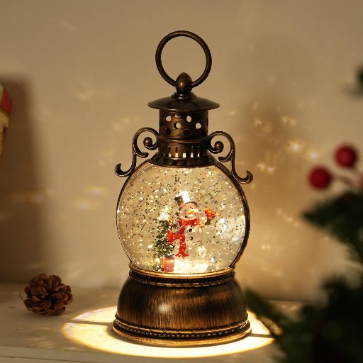 Beautiful Christmas Snow Globes